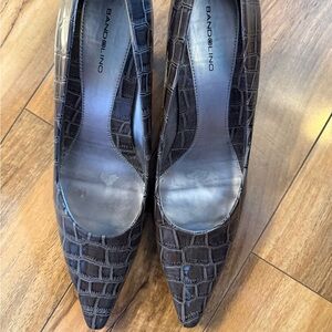 Bandolino Women's Black Croc-Embossed Pumps